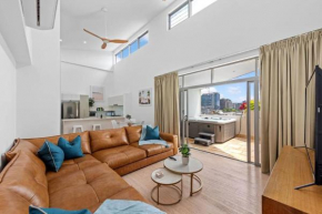 Hidden Oasis! 2Bed/2Bath/1Car ~ 5mins to CBD